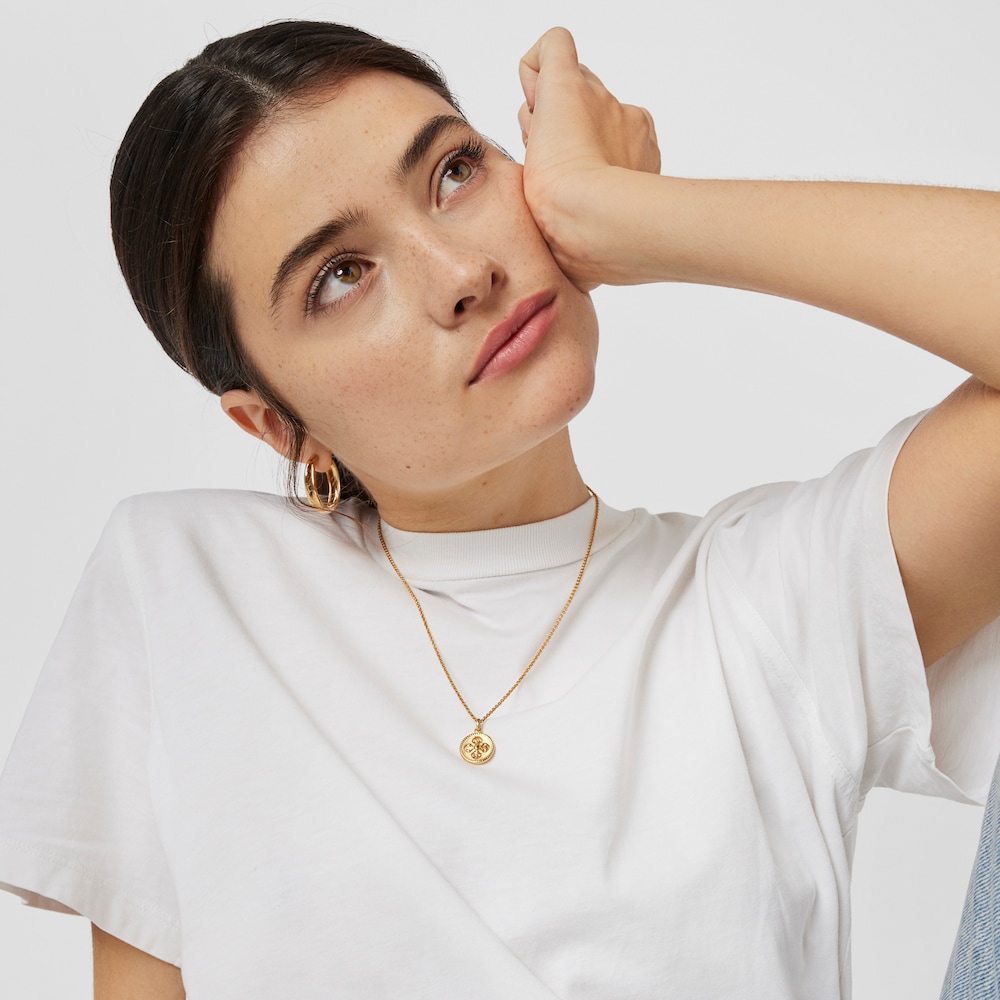 Medalla corona flor de lis con ba&ntilde;o de oro 18 kt sobre plata Tamara Falc&oacute; X TOUS