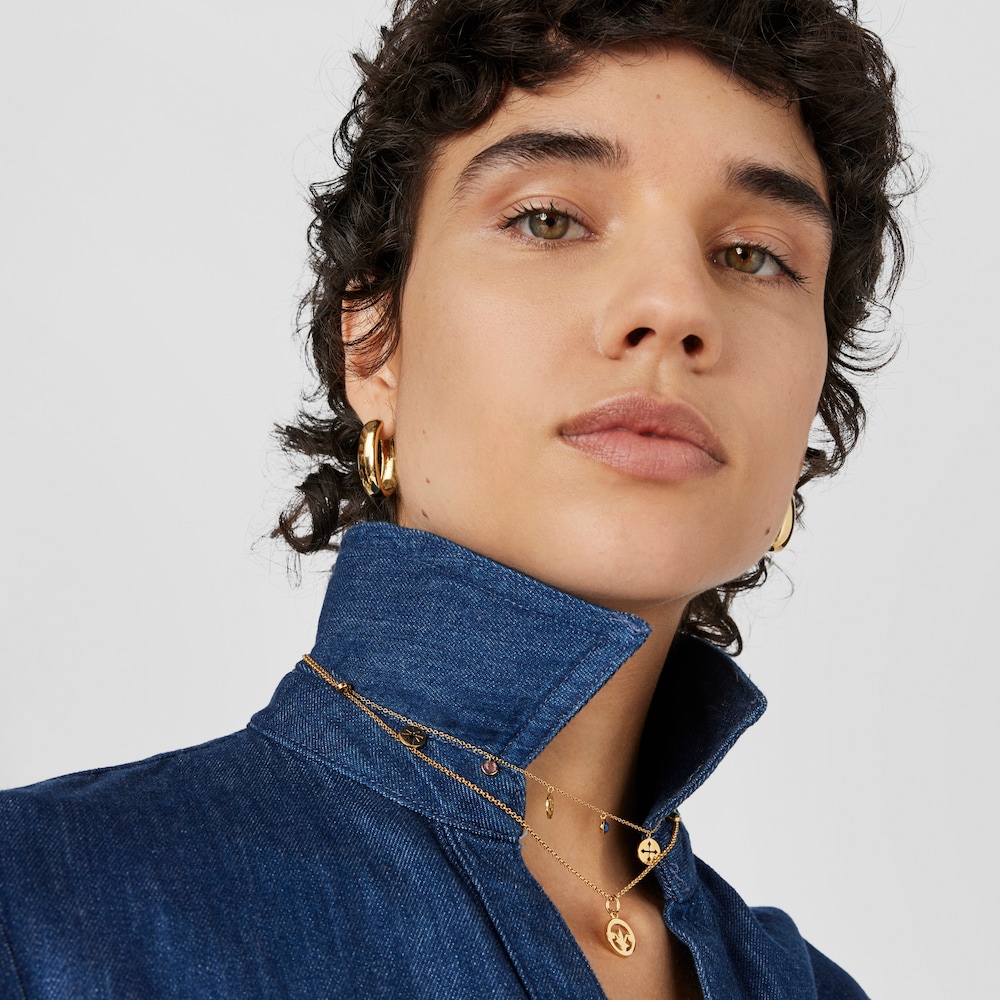 Medalla flor de lis con ba&ntilde;o de oro 18 kt sobre plata Tamara Falc&oacute; X TOUS