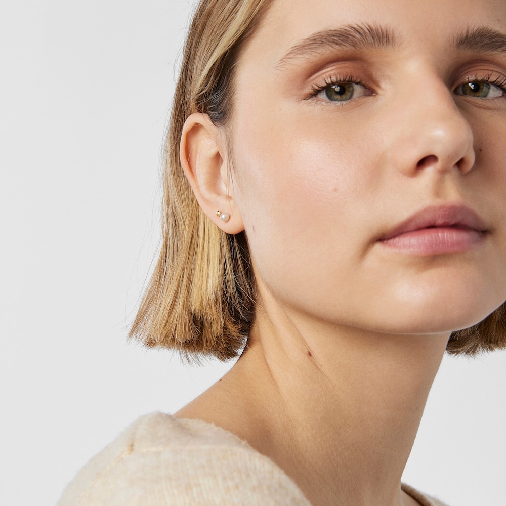 &Sigma;&epsilon;&tau; &mu;&epsilon; Piercings &alpha;&upsilon;&tau;&iota;&omicron;ύ TOUS Pearl &alpha;&pi;ό &chi;&rho;&upsilon;&sigma;ό &mu;&epsilon; &delta;&iota;&alpha;&mu;ά&nu;&tau;&iota; &kappa;&alpha;&iota; &mu;&alpha;&rho;&gamma;&alpha;&rho;&iota;&tau;ά&rho;&iota;