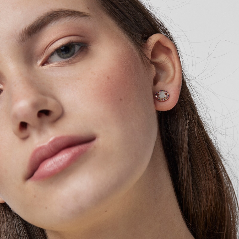 Pendientes con baño de oro rosa 18 kt sobre plata y nácar y zafiro multicolor Camille Pendientes con baño de oro rosa 18 kt sobre plata y nácar y zafiro multicolor Camille