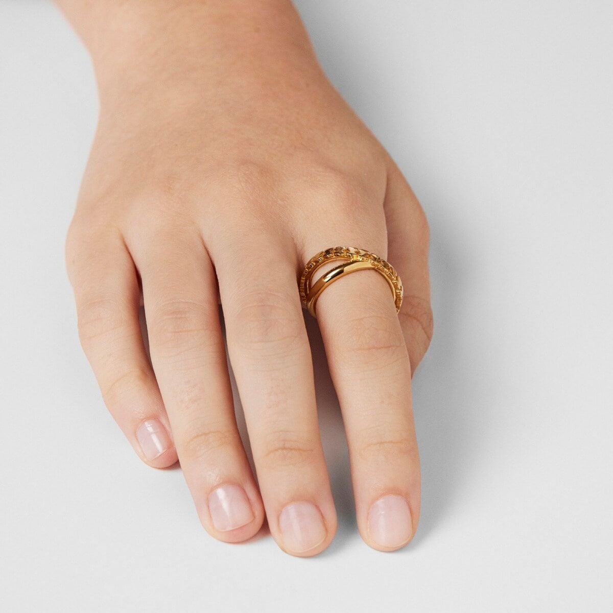 Anillo cruz con baño de oro 18 kt sobre plata Straight