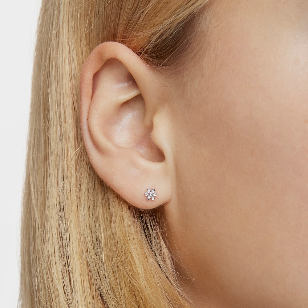 Pendientes de flores bot&oacute;n de oro blanco y diamantes Puppies