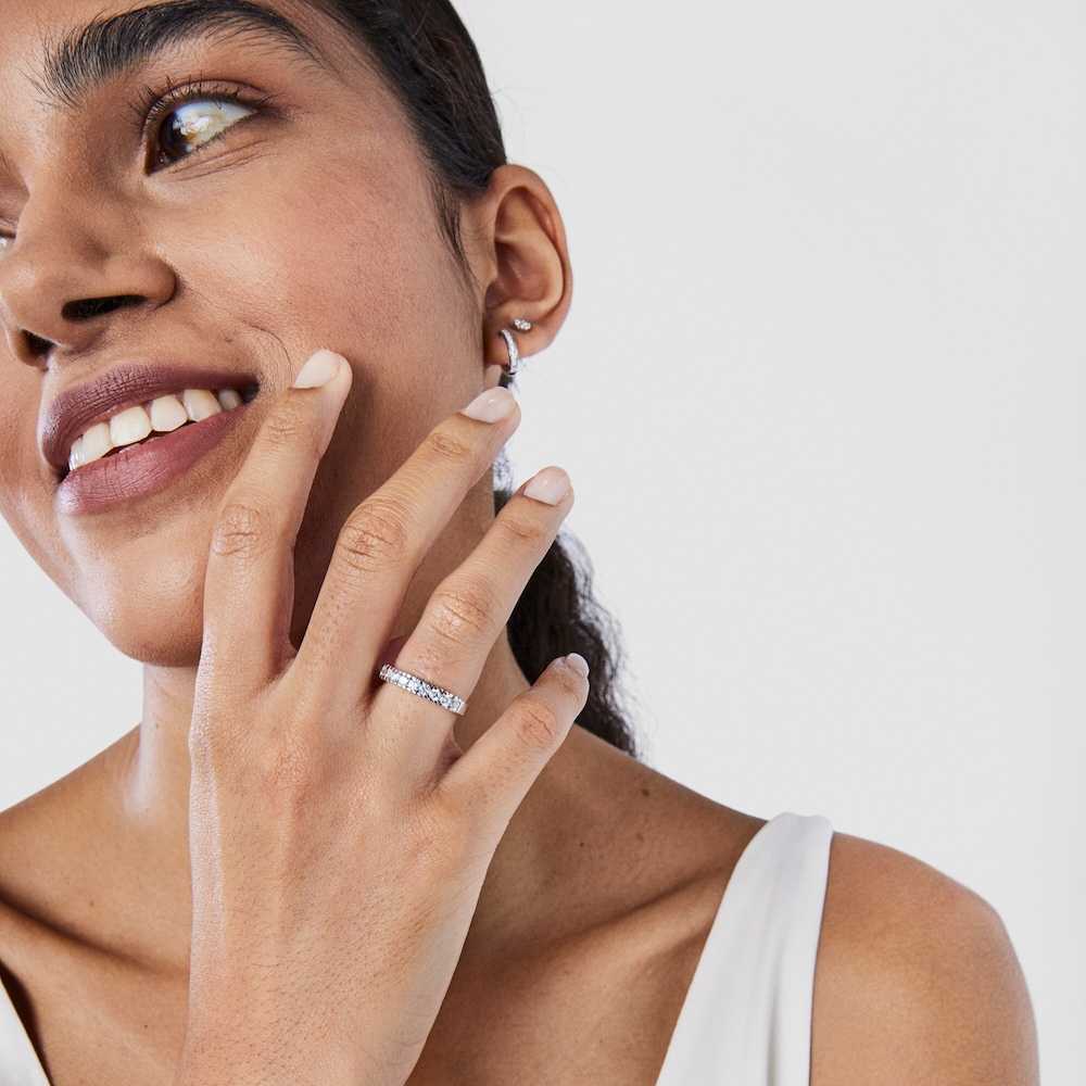 Media alianza de oro blanco con diamantes 0,47ct Les Classiques