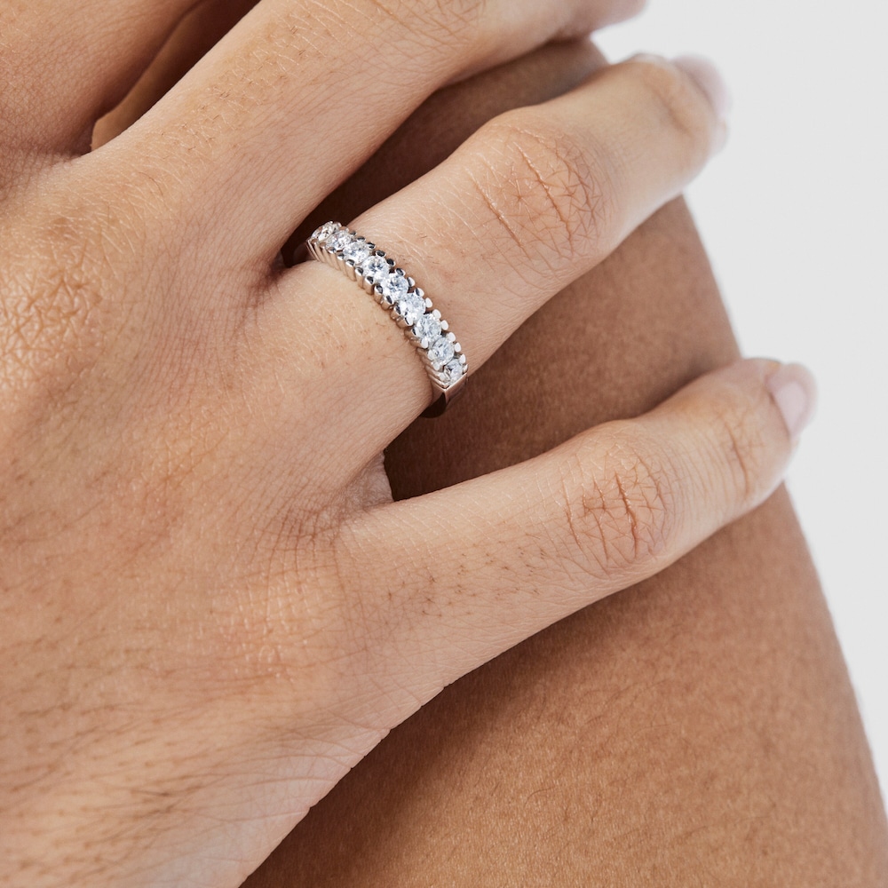 Media alianza de oro blanco con diamantes 0,47ct Les Classiques