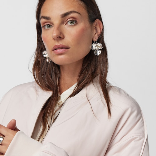 Brincos grandes Fragile Nature flor em Prata e P&eacute;rola