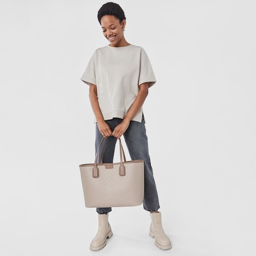 &Mu;&epsilon;&gamma;ά&lambda;&eta; &tau;&sigma;ά&nu;&tau;&alpha; Tote Script Day &sigma;&epsilon; &mu;&pi;&epsilon;&zeta;-&gamma;&kappa;&rho;&iota; &chi;&rho;ώ&mu;&alpha;