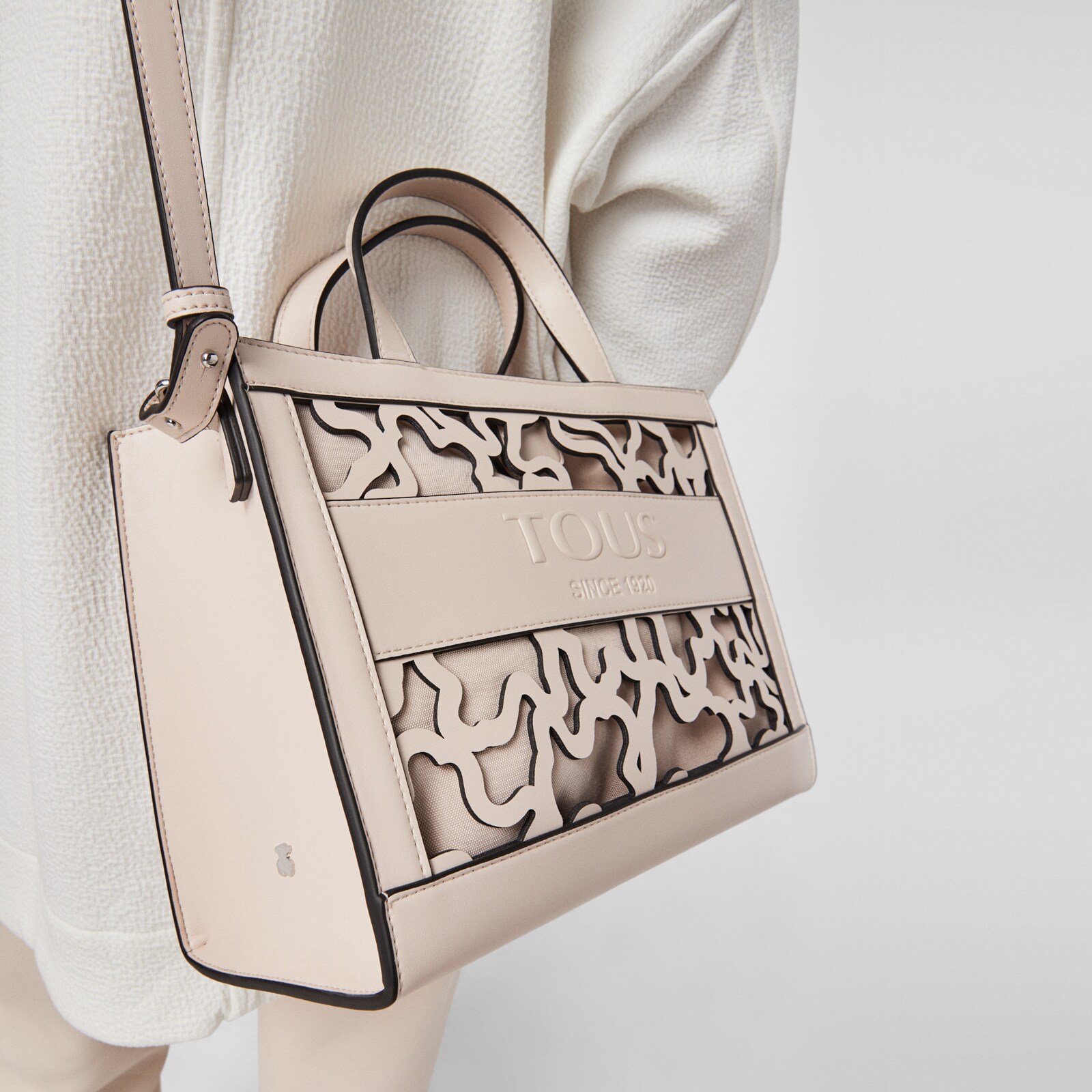 Medium beige Amaya Kaos Shock shopping bag