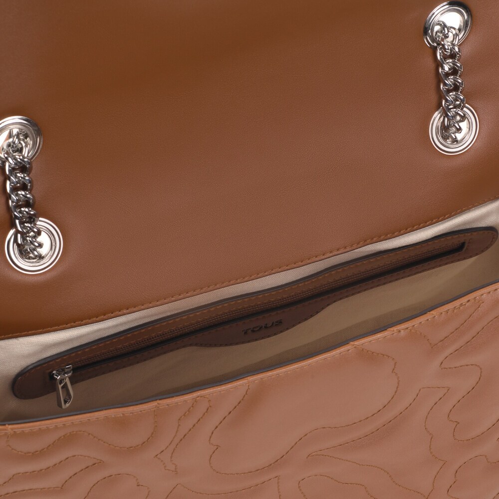 Bandolera mediana con solapa Kaos Dream marr&oacute;n