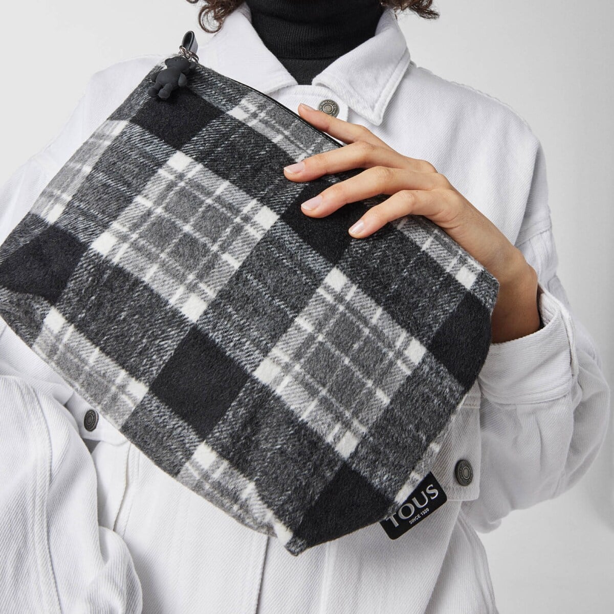 Bolsa mediana Amaya Kaos Shock multi gris