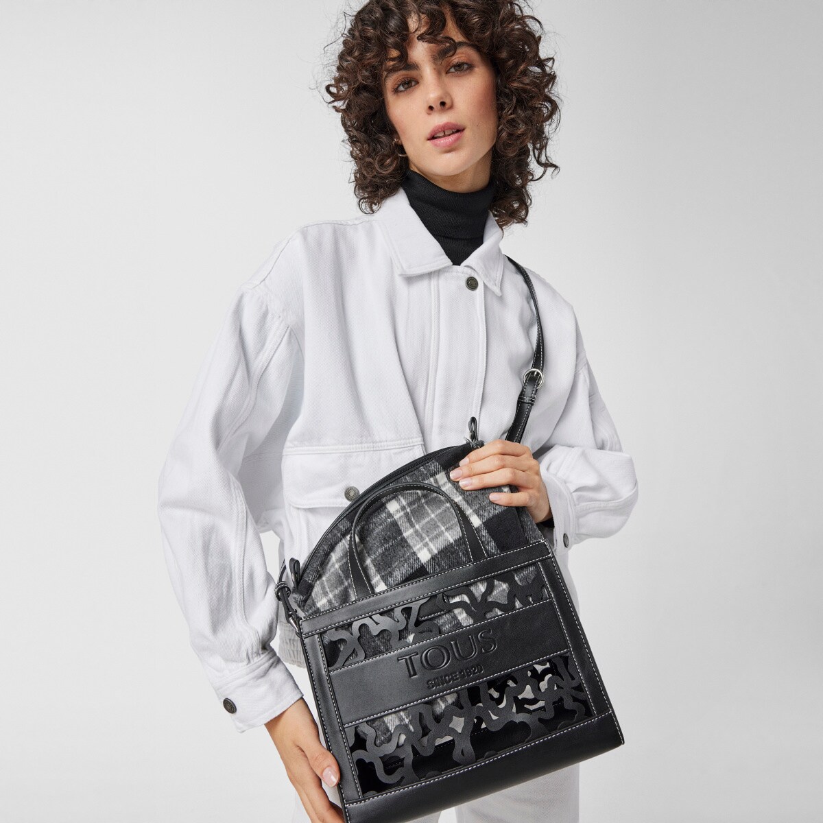 Bolsa mediana Amaya Kaos Shock multi gris
