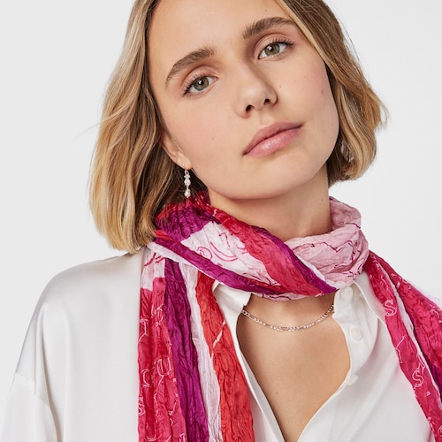 Pink silk Script pleated Scarf