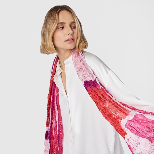 Pink silk Script pleated Scarf