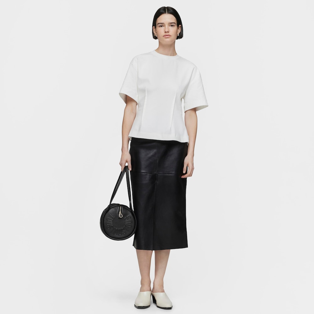 Bolso Duffle mediano de piel negra TOUS Miranda image number 4