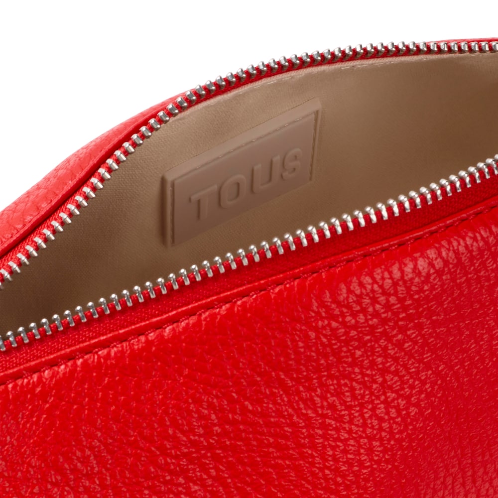 Bolso Duffle pequeño de piel roja TOUS Miranda image number 2