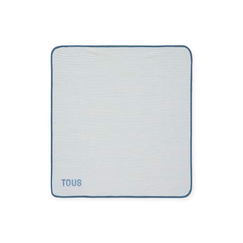 Baby blanket in Classic blue