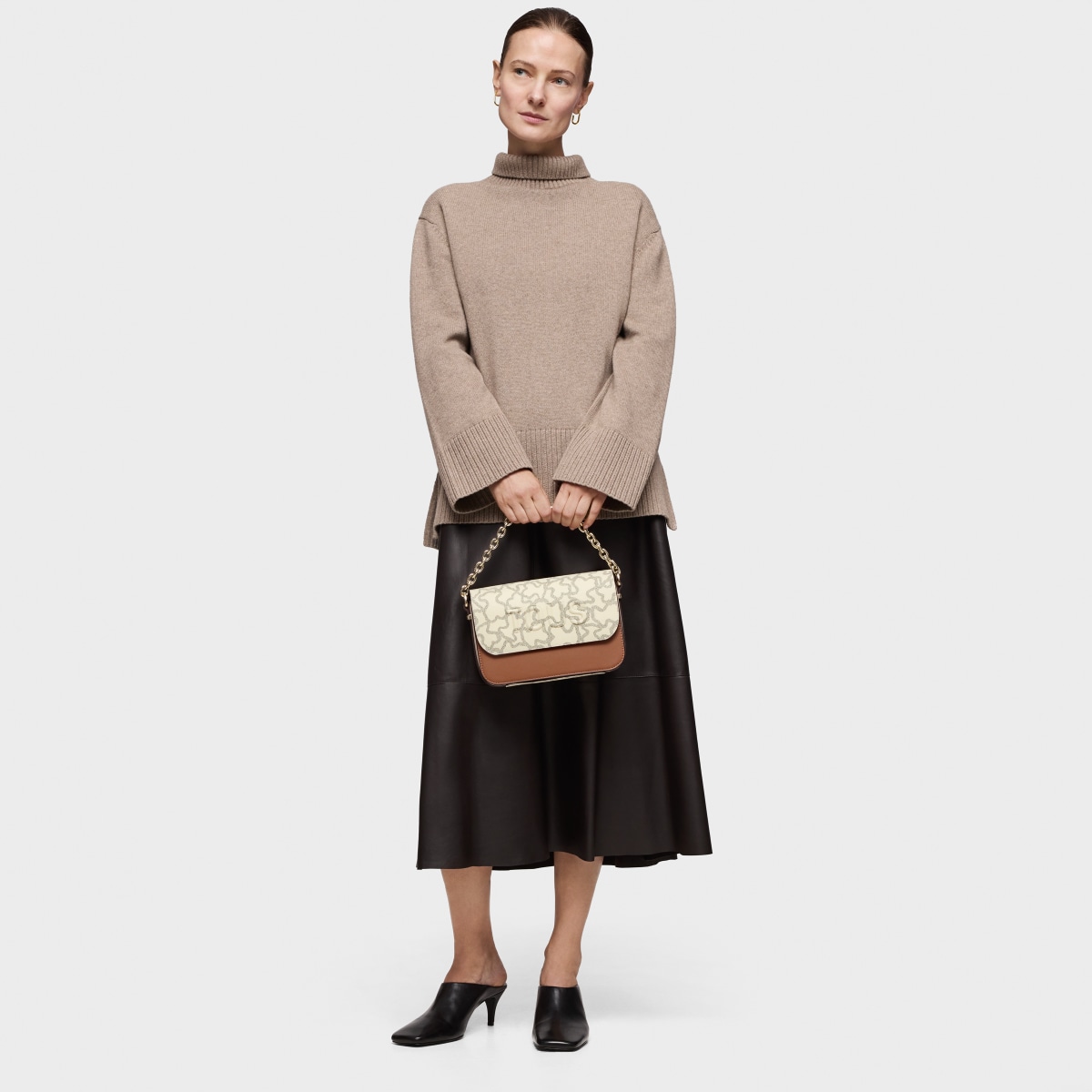 Medium camel beige chain Crossbody bag Kaos Icon