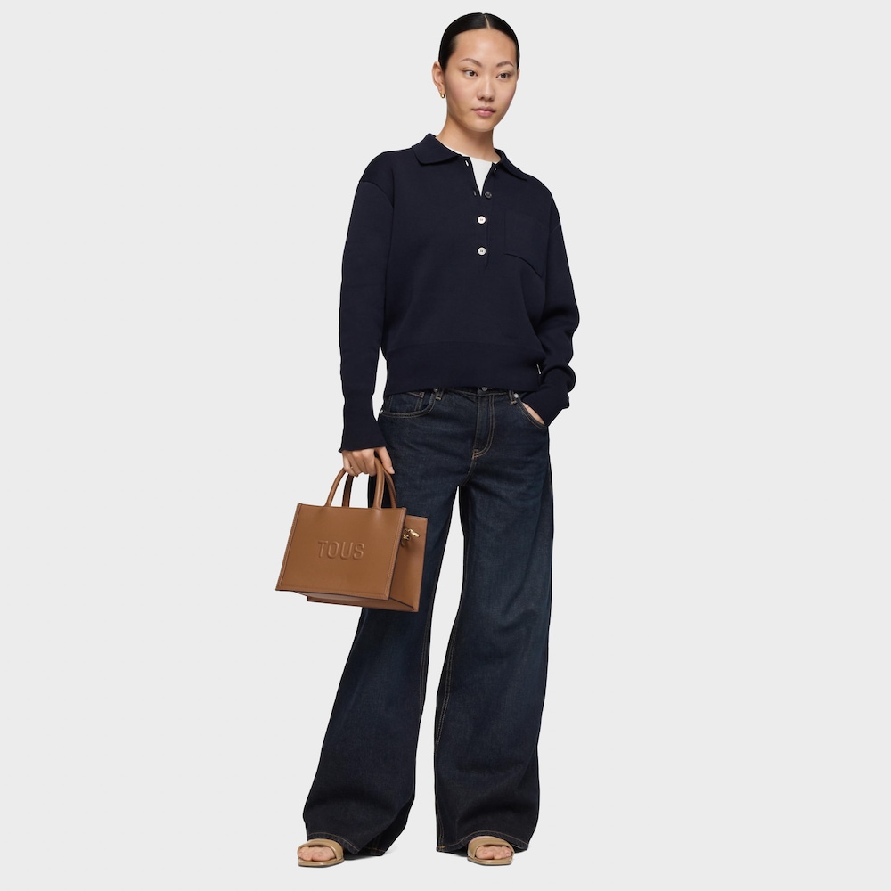 Středně velk&aacute; N&aacute;kupn&iacute; ta&scaron;ka ve velbloud&iacute; hněd&eacute; barvě TOUS Brenda