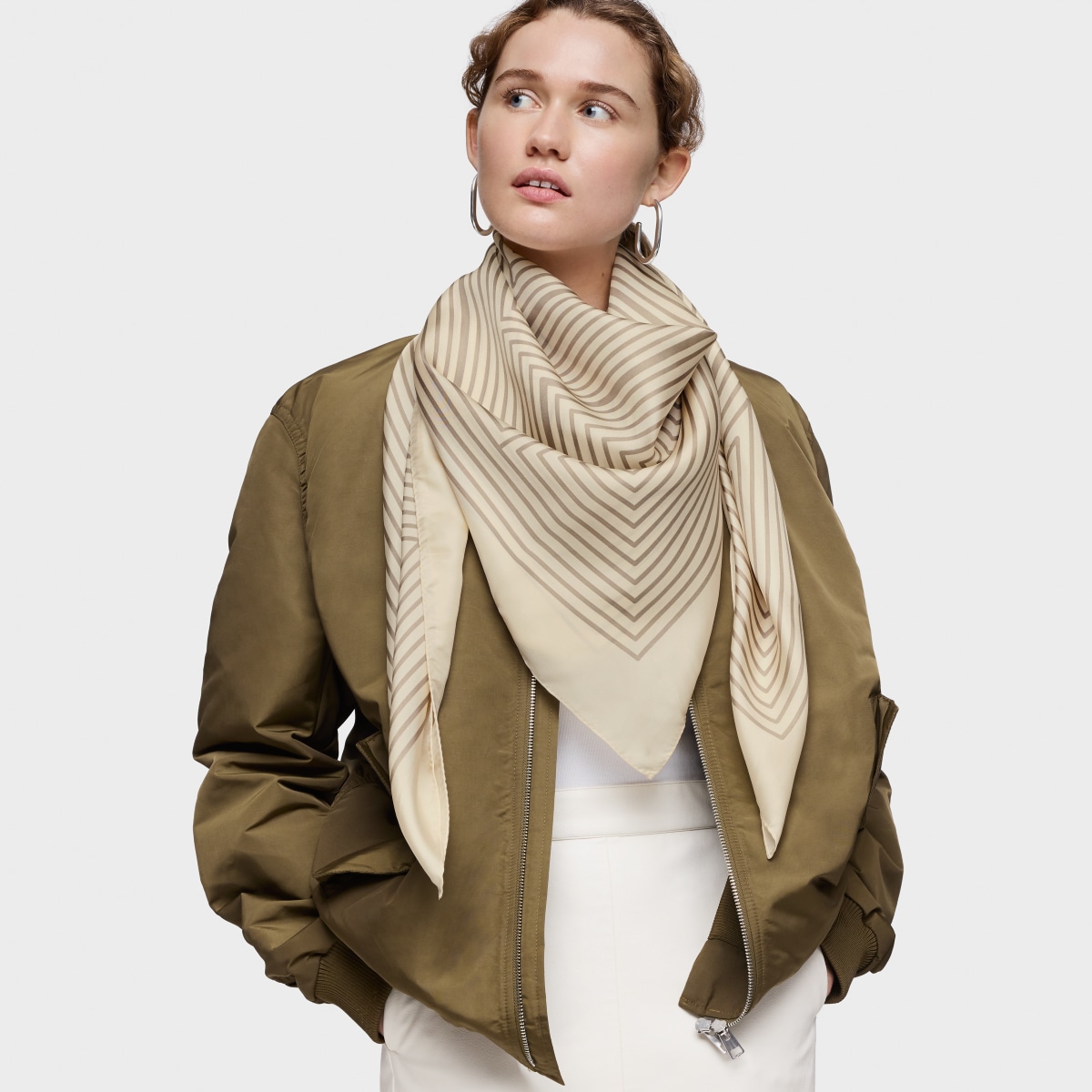 Pañuelo cuadrado beige TOUS Maze