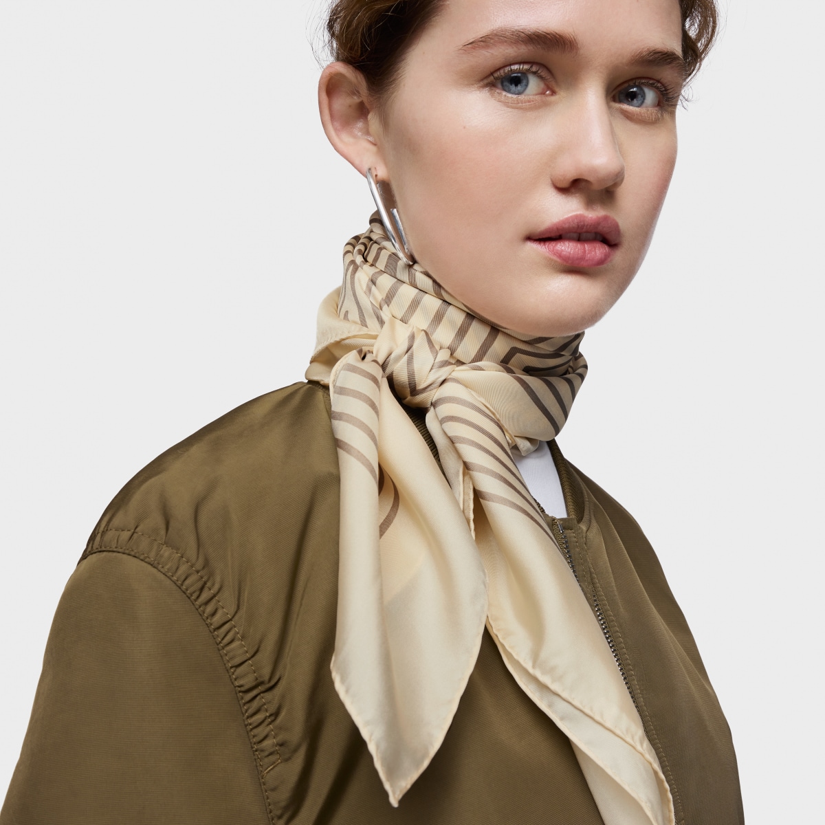 Pañuelo cuadrado beige TOUS Maze