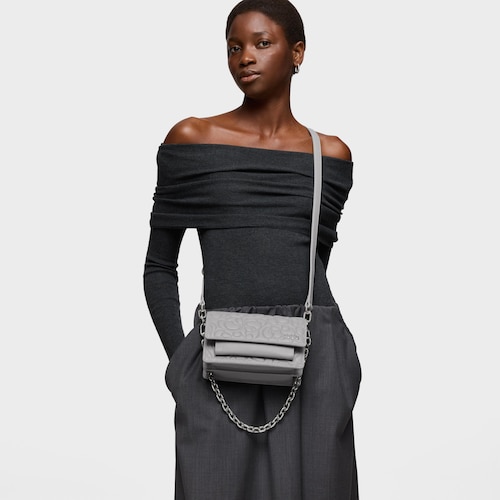 Bandolera pequeña de piel gris Audree TOUS Greta