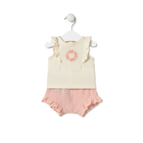 Baby girls outfit in Classic pink