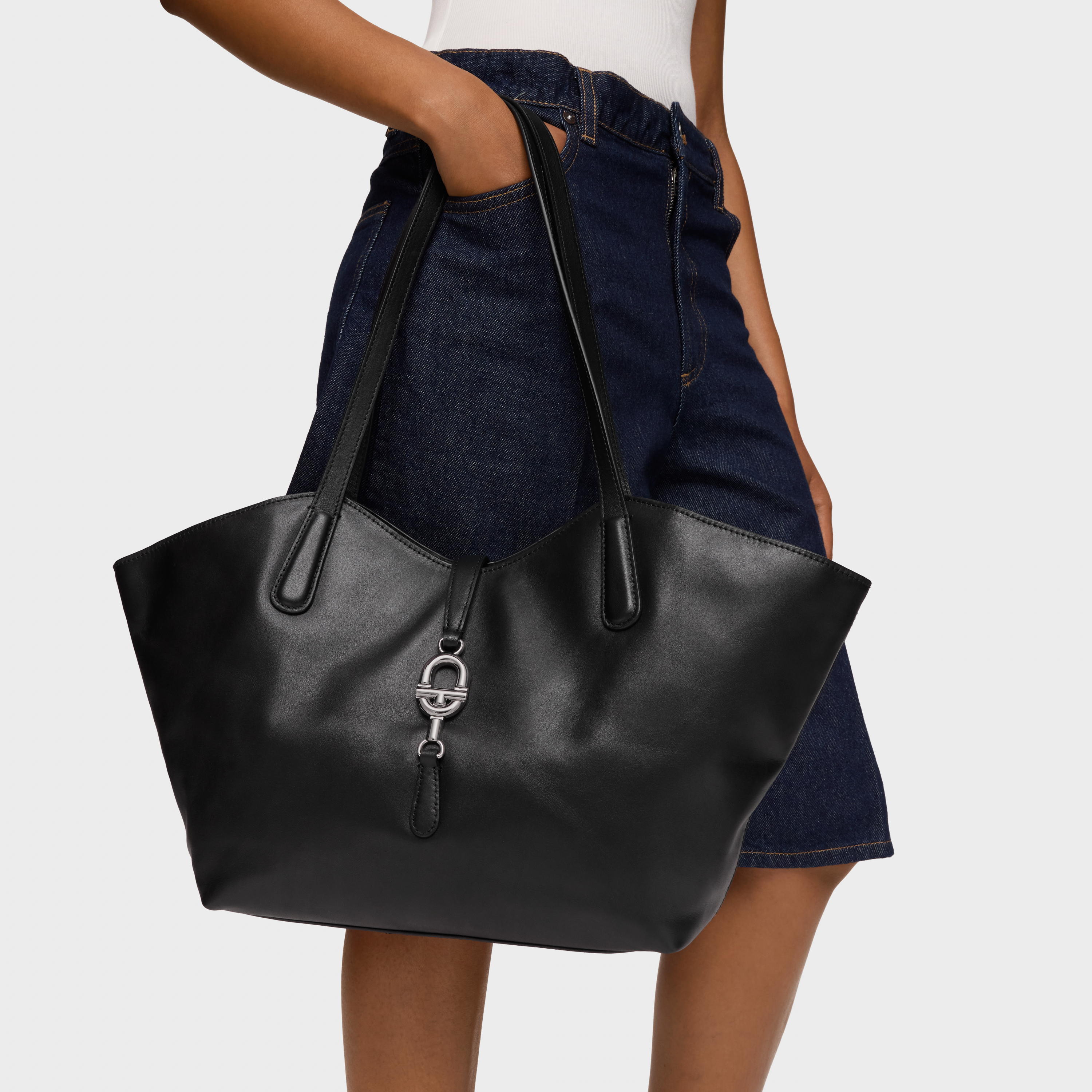 Medium black leather Tote bag TOUS MANIFESTO
