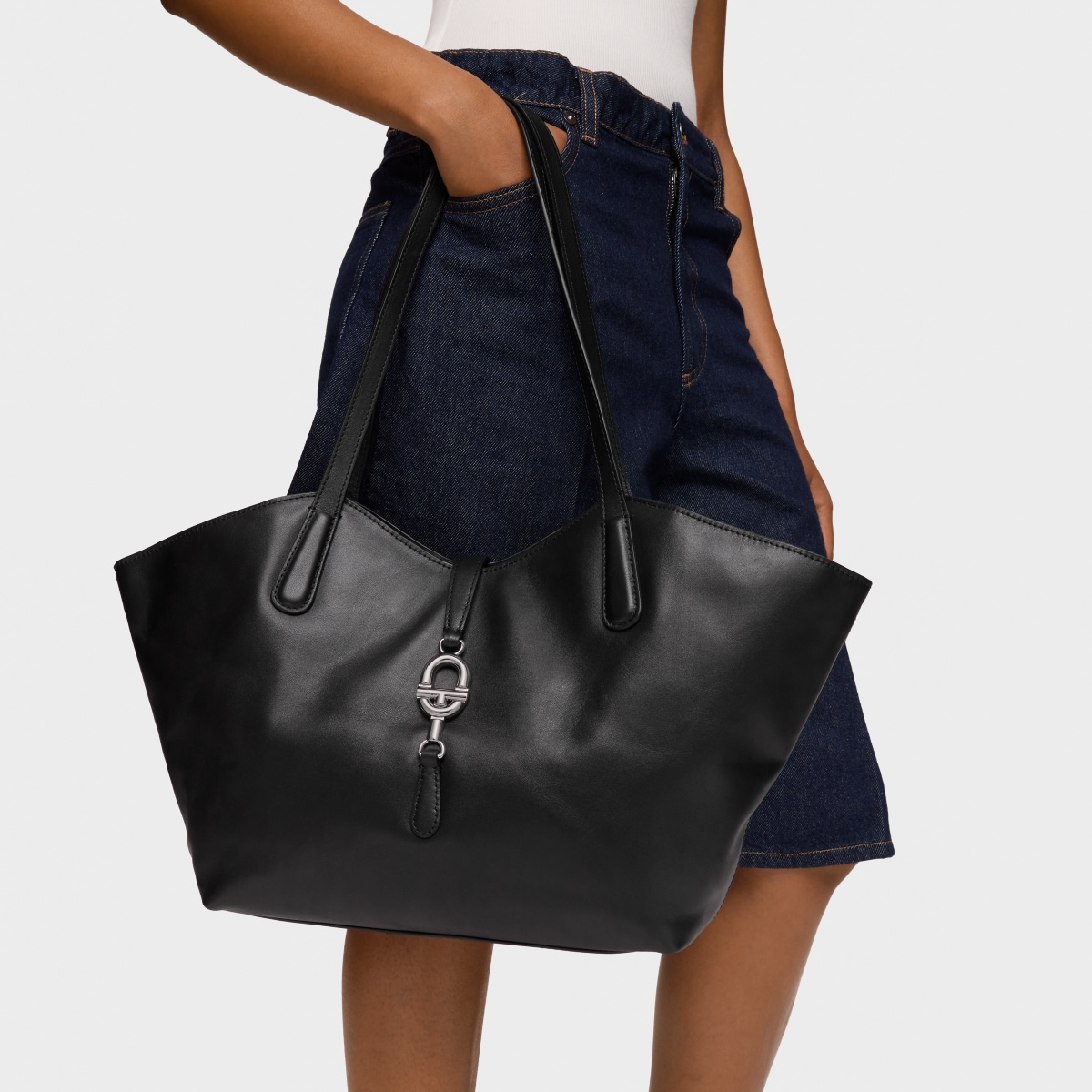 Medium black leather Tote bag TOUS MANIFESTO