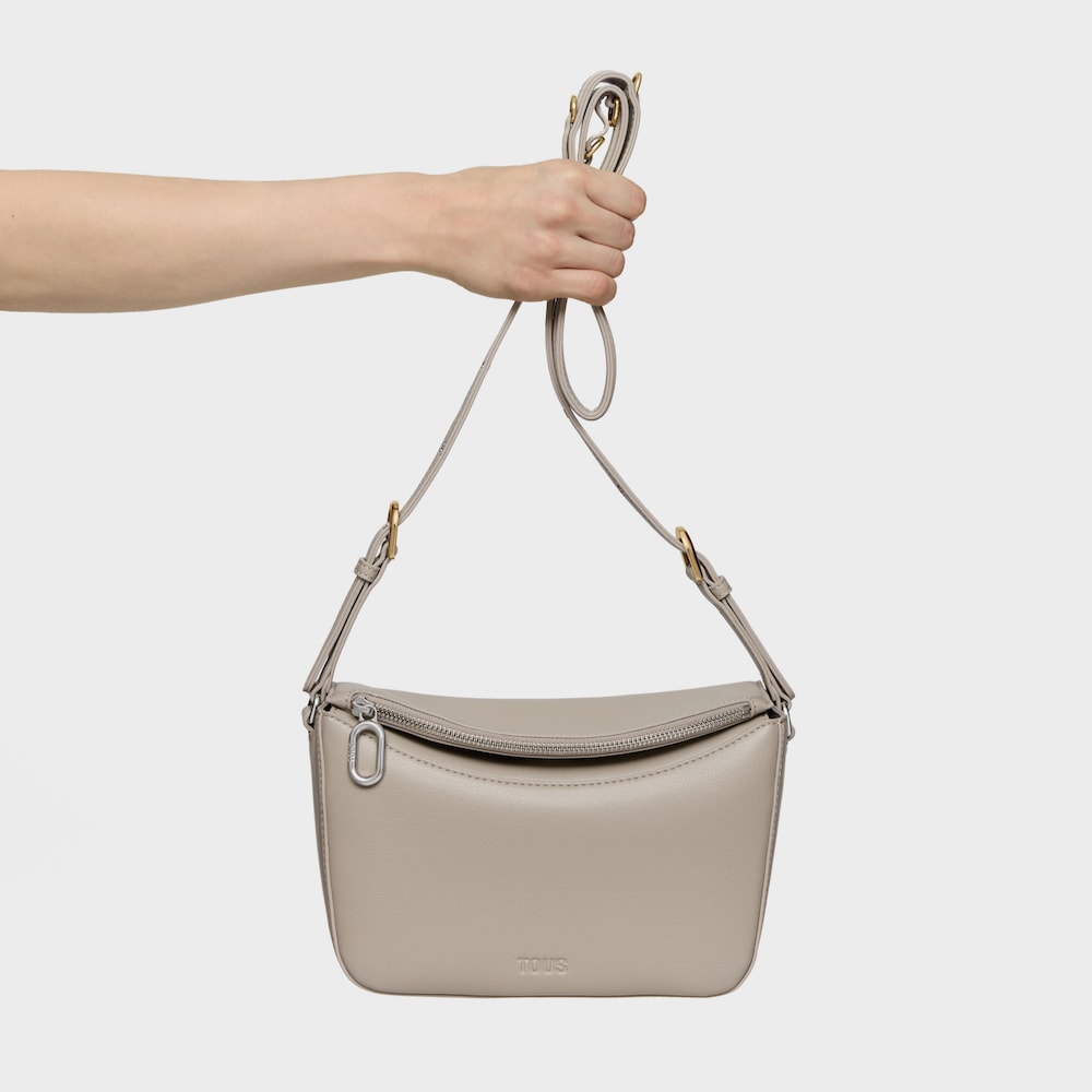 Stredne veľk&aacute; siv&aacute; crossbody kabelka TOUS City