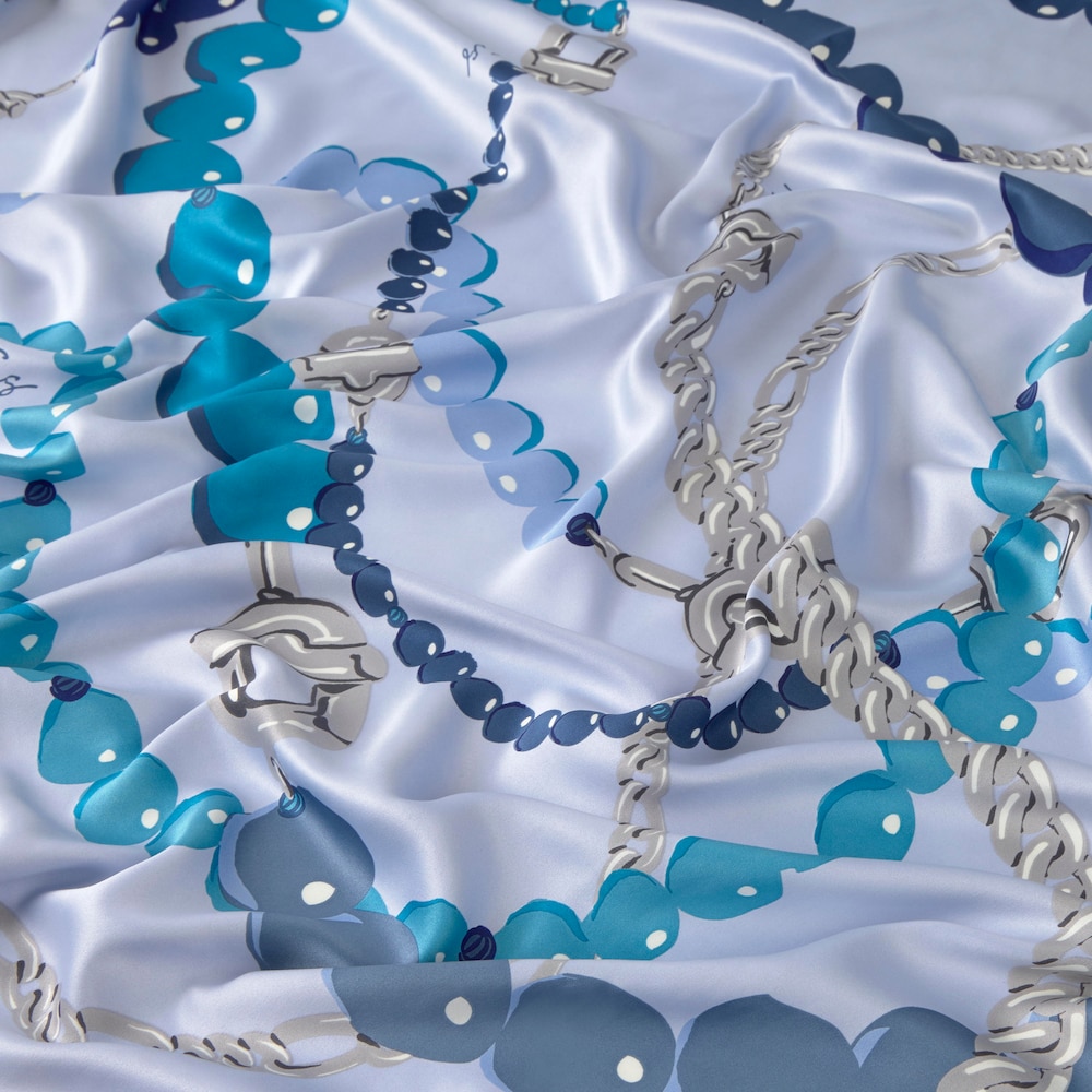 Pa&ntilde;uelo cuadrado azul piedra TOUS Manifesto