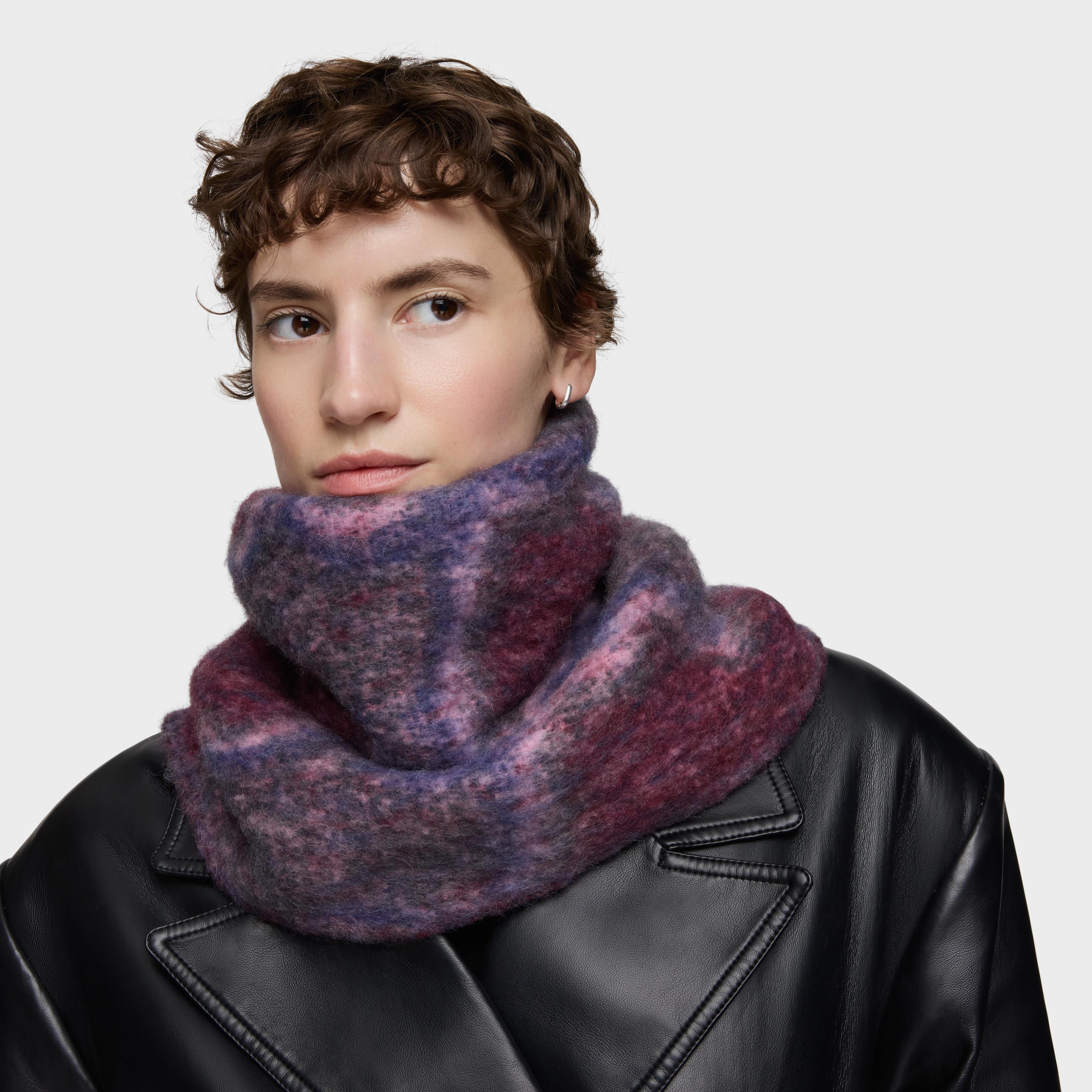 Large dark gray and burgundy Muffler TOUS Bear Waves