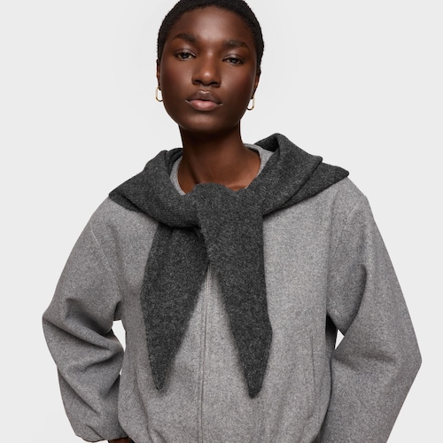 Pañuelo triangular gris oscuro TOUS Daisy