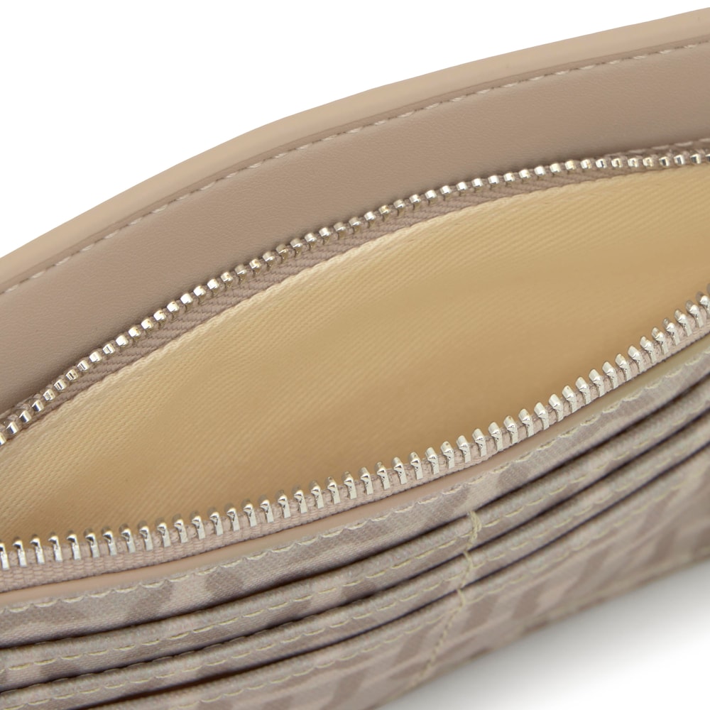 &Mu;&epsilon;&gamma;ά&lambda;&omicron; &pi;&omicron;&rho;&tau;&omicron;&phi;ό&lambda;&iota; TOUS Double Way Manifesto &sigma;&tau;&omicron; &chi;&rho;ώ&mu;&alpha; &tau;&eta;&sigmaf; ά&mu;&mu;&omicron;&upsilon;