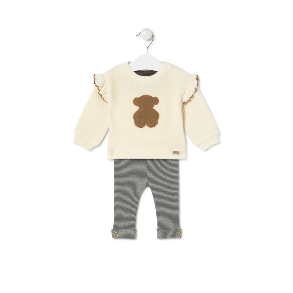 Girls outfit in Garnet pink