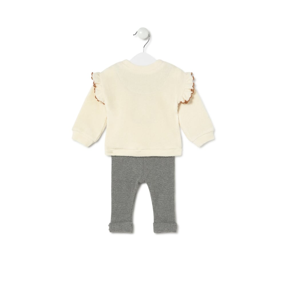 Girls outfit in Garnet pink