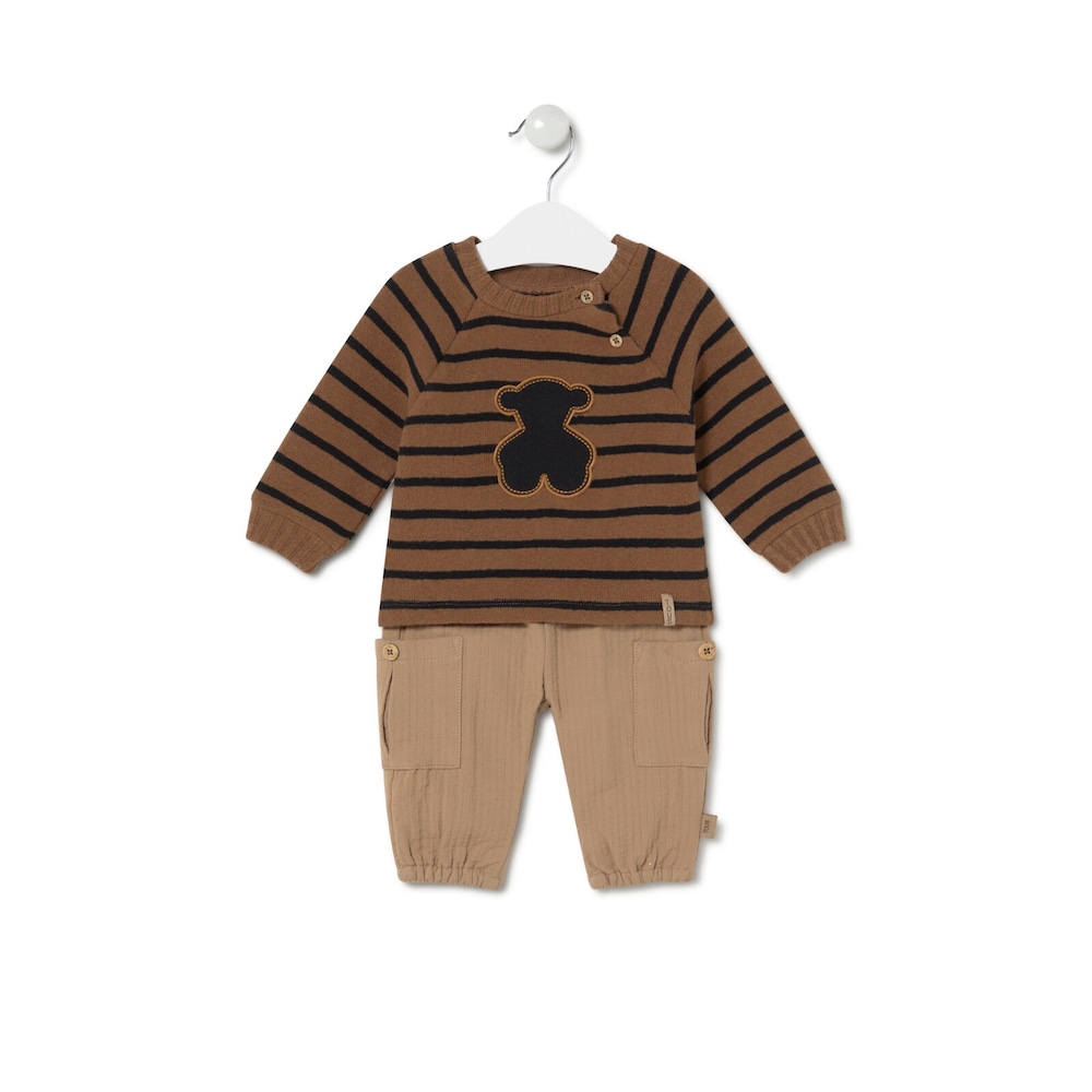 Conjunto de ni&ntilde;o Brown crudo
