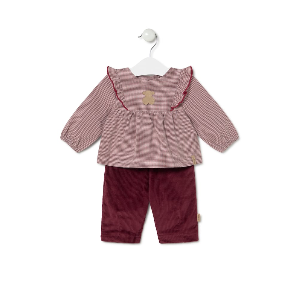 Girls outfit in Garnet pink