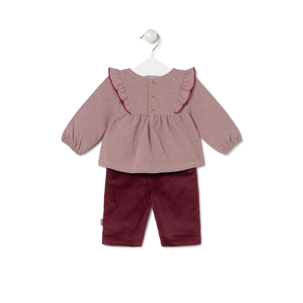 Girls outfit in Garnet pink