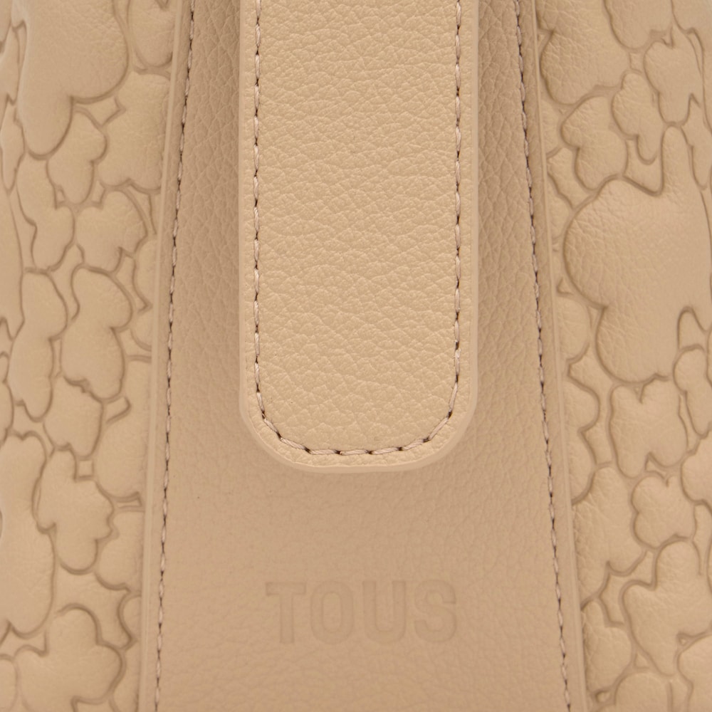 &Tau;&sigma;ά&nu;&tau;&alpha; &chi;&iota;&alpha;&sigma;&tau;ί TOUS Puffy Bear &sigma;&tau;&omicron; &chi;&rho;ώ&mu;&alpha; &tau;&eta;&sigmaf; ά&mu;&mu;&omicron;&upsilon;