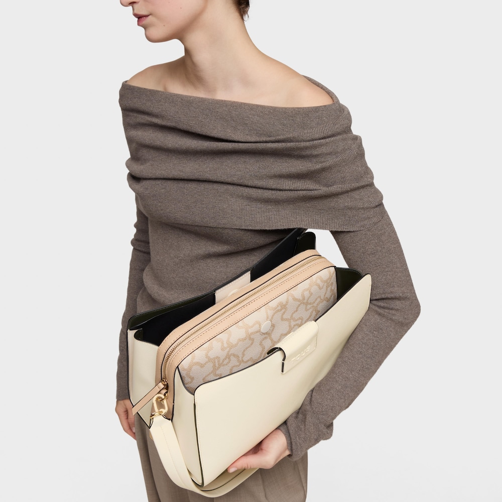 Středně velk&aacute; City kabelka p&iacute;skově b&eacute;žov&eacute; barvy TOUS Kaos Icon