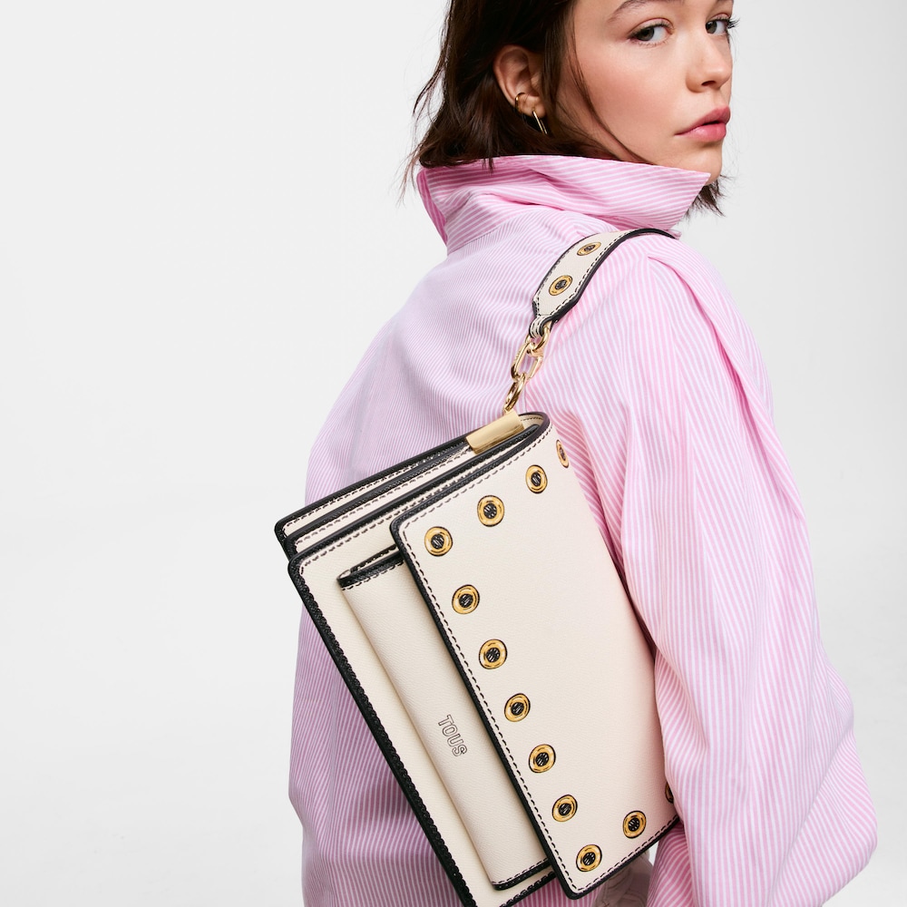 Stredne veľk&aacute; b&eacute;žov&aacute; Crossbody kabelka TOUS Audree Trampantojo