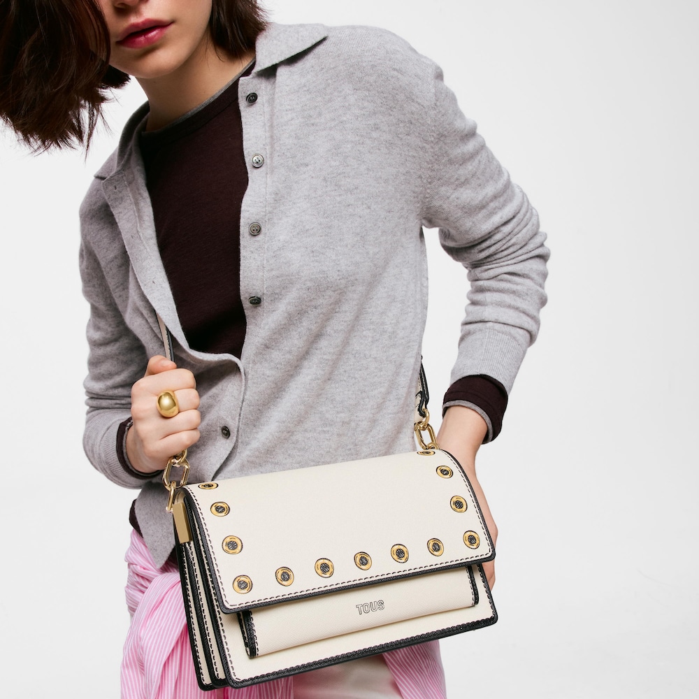 Stredne veľk&aacute; b&eacute;žov&aacute; Crossbody kabelka TOUS Audree Trampantojo