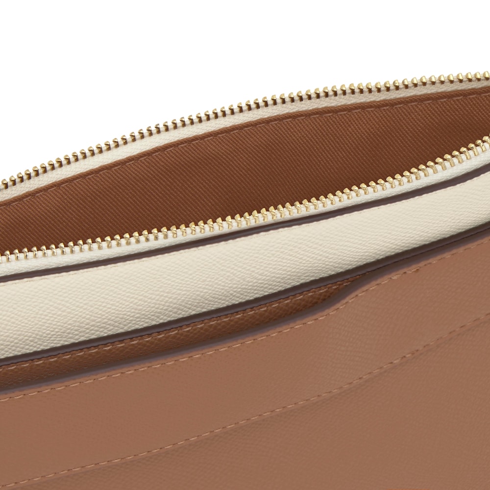 Embreagem mocha Audree Saffiano