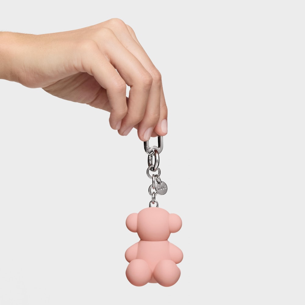 Ružov&yacute; Pr&iacute;vesok na kľ&uacute;če s&nbsp;krytom na parfum Bold Bear