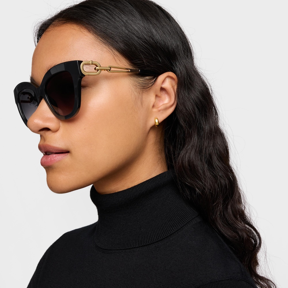 Gafas de sol en color negro Hold