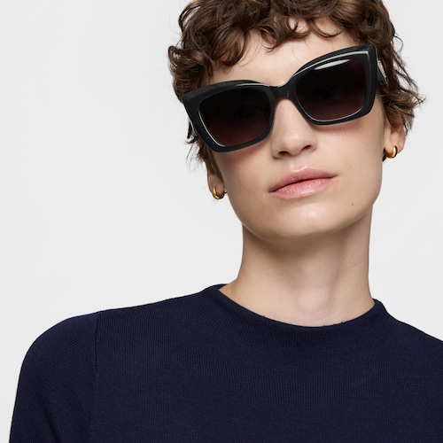 Gafas de sol en color negro Faceted Logo