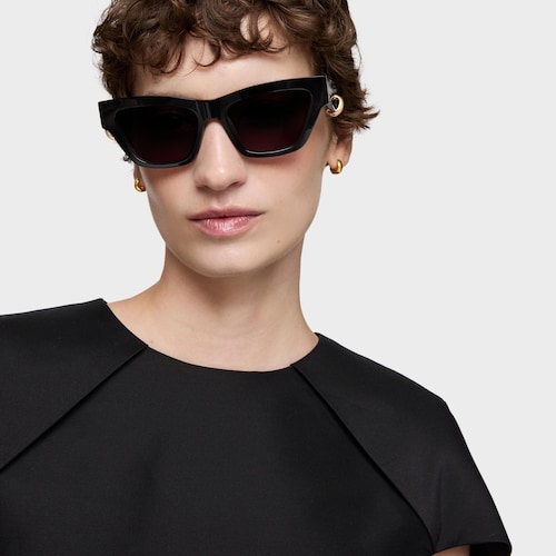 Gafas de sol en color negro Earring Hoops