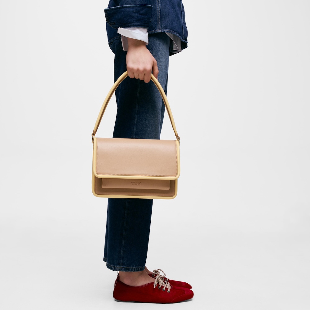 Mittelgro&szlig;e sandfarbene Umh&auml;ngetasche TOUS Audree Pipings