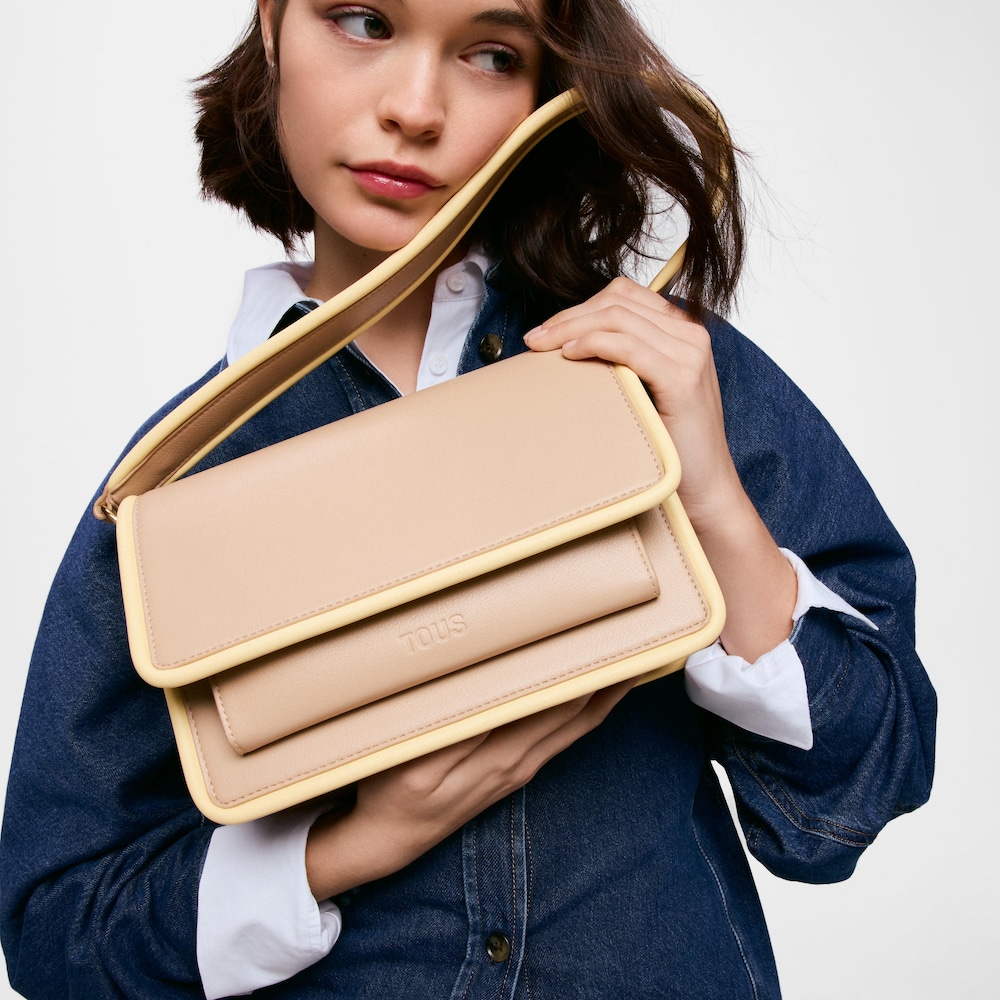 Mittelgro&szlig;e sandfarbene Umh&auml;ngetasche TOUS Audree Pipings