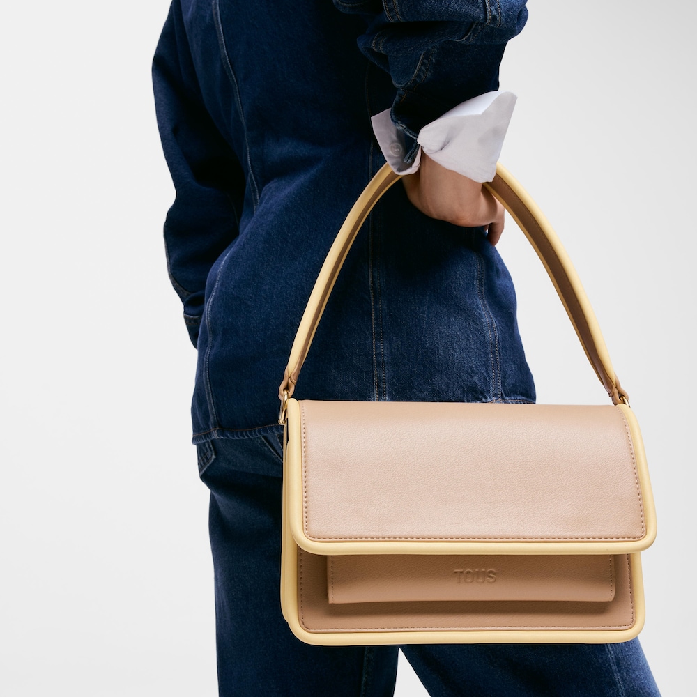 Mittelgro&szlig;e sandfarbene Umh&auml;ngetasche TOUS Audree Pipings