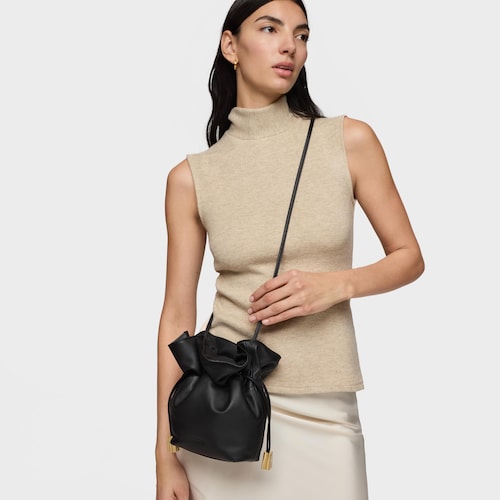 Bombonera negra pequeña de piel Tous Heritage